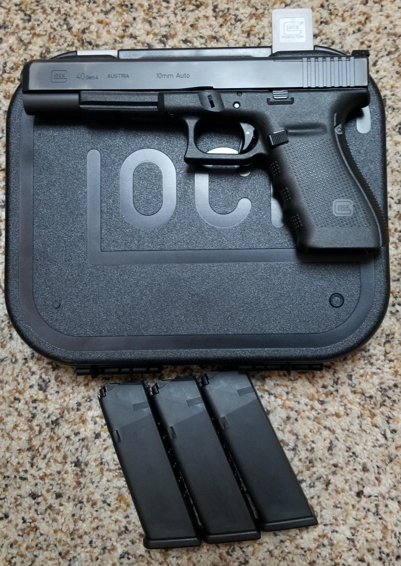 Glock 40 MOD 10MM 1 of 2.jpg